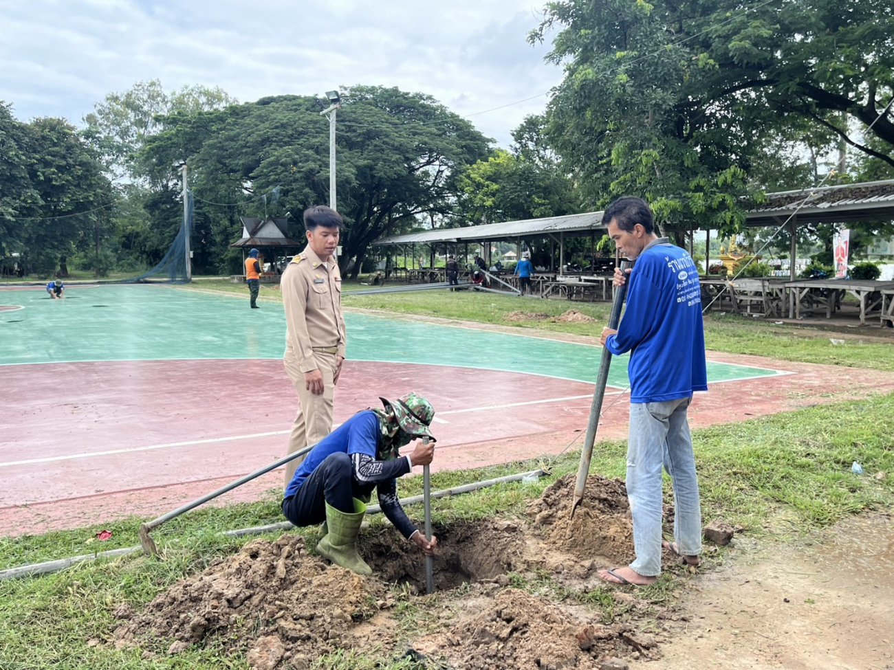 เทศบาลตำบลไค้นุ่น ระดมกำลังเตรียมความพร้อมสนามฟุตซอล ก่อนเปิดการแข่งขัน 13–14 สิงหาคม 2569