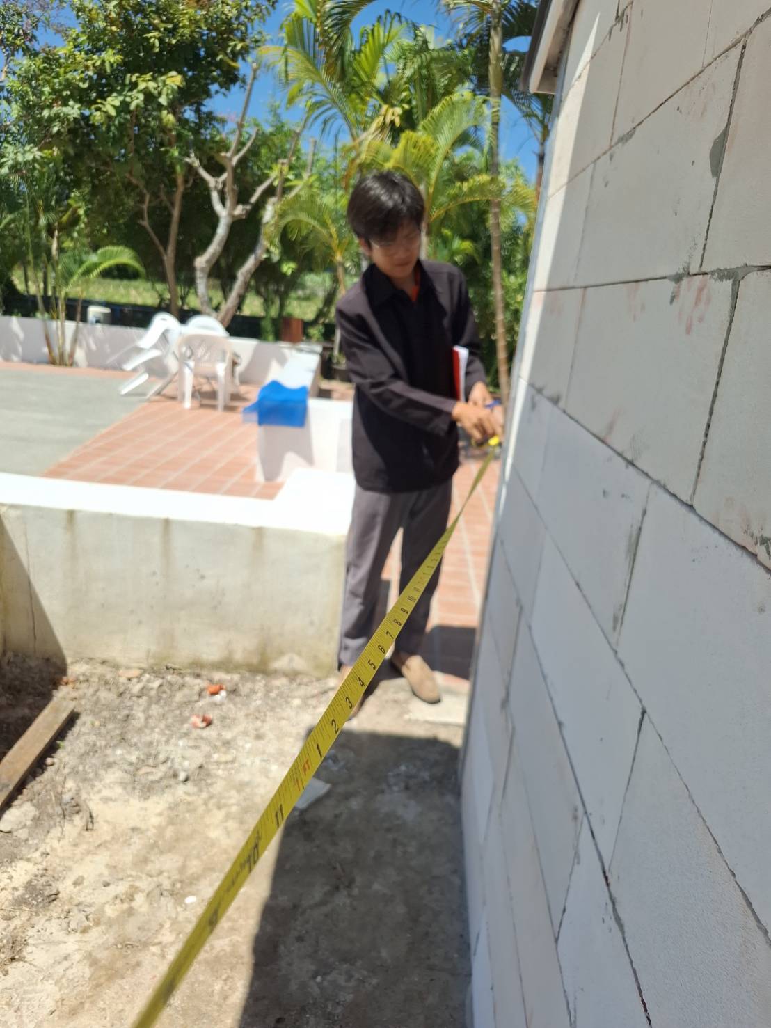 กองช่างเทศบาลตำบลไค้นุ่น ลงพื้นที่สำรวจและวัดขนาดพื้นที่ประกอบการขออนุญาต ก่อสร้างบ้าน หมู่ที่ 1